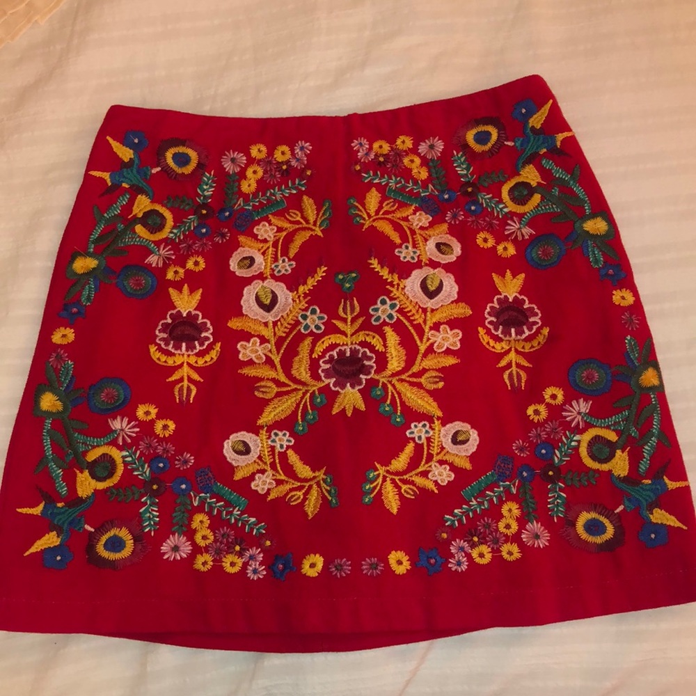 Red printed tight skirt